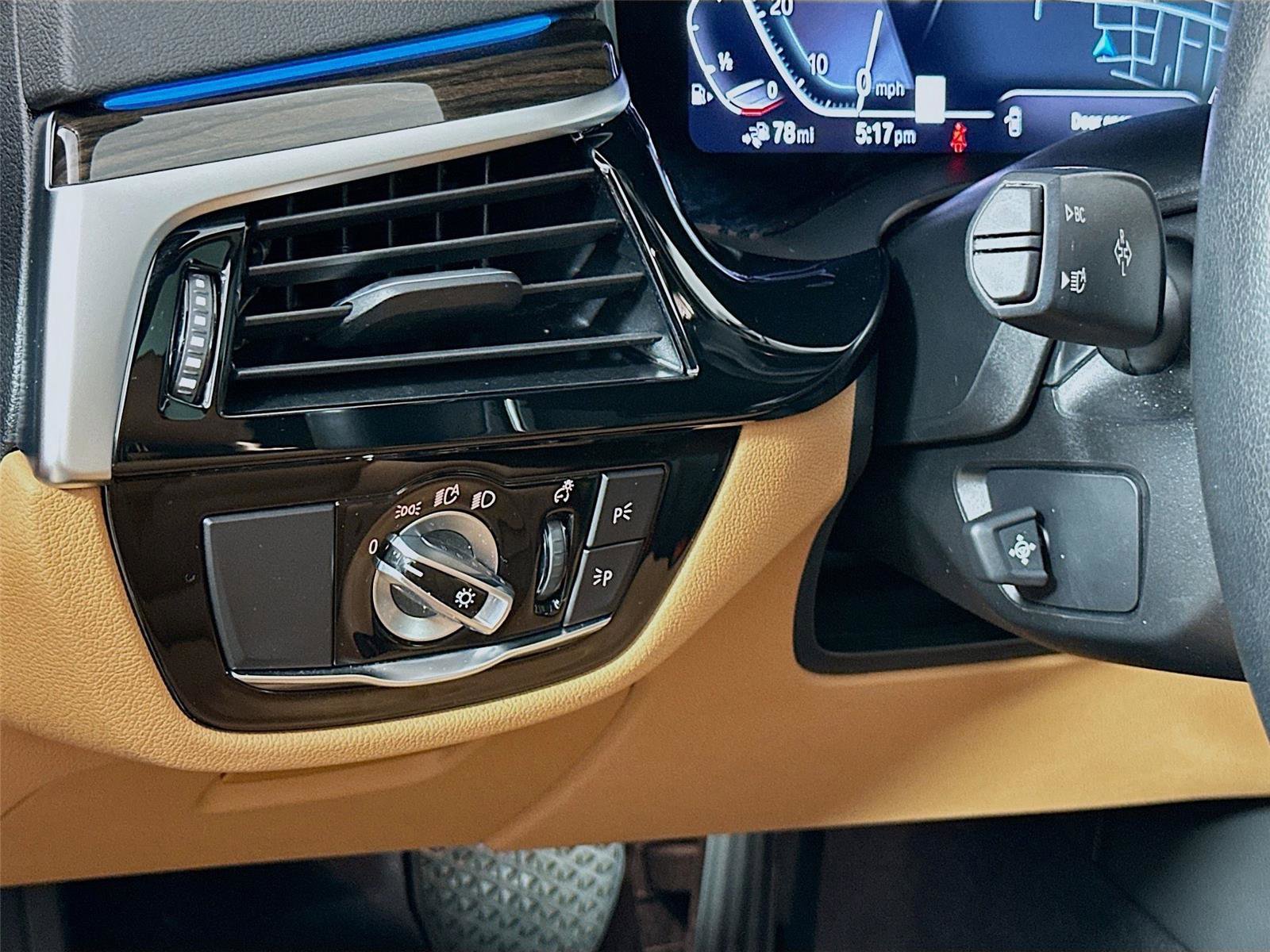 Used 2023 BMW 530e xDrive w/ Premium Package image 10