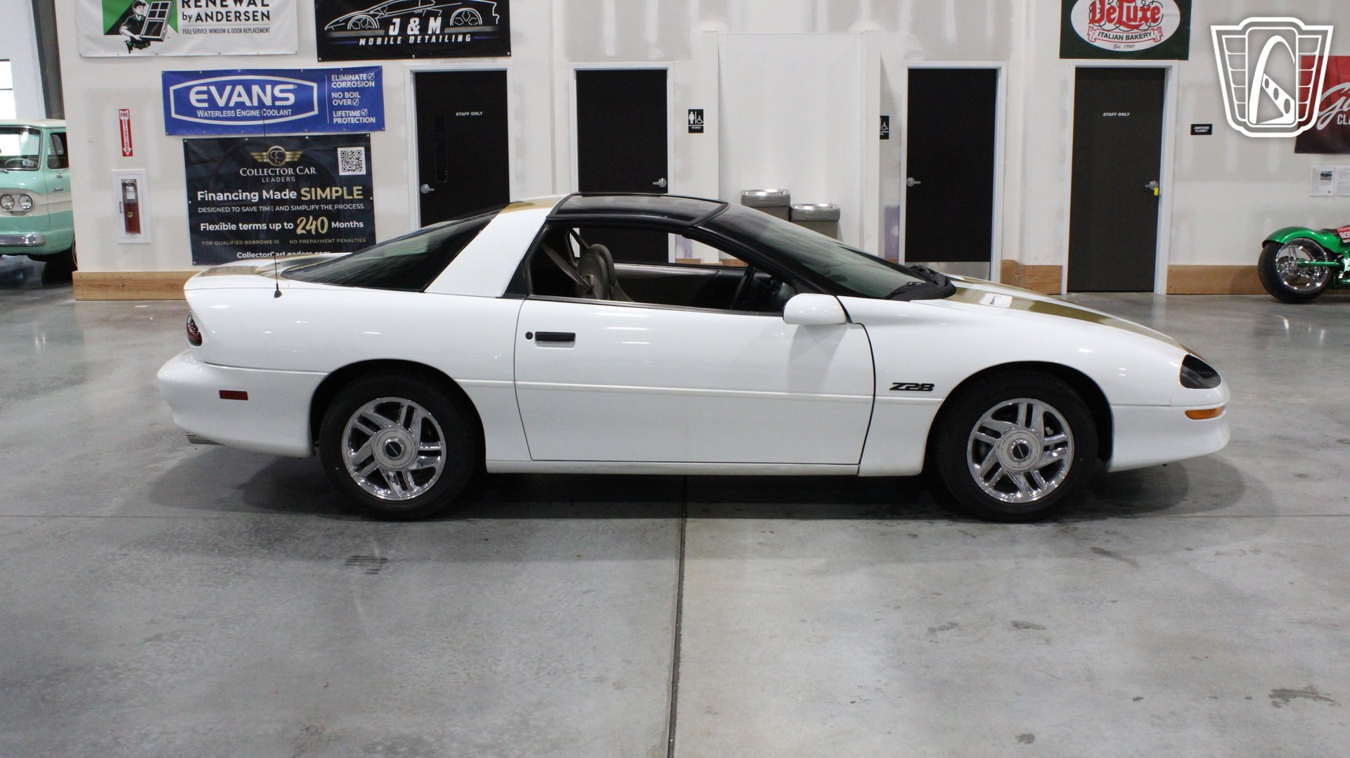 Used 1996 Chevrolet Camaro Z28 RWD image 31