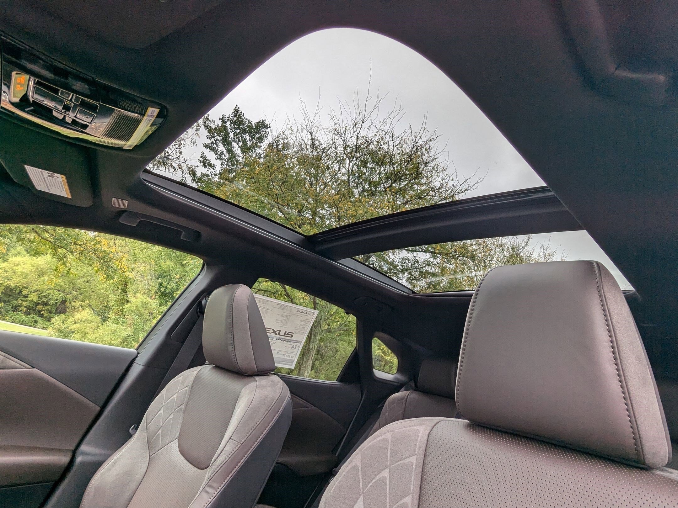 New 2025 Lexus RX 350 w/ Luxury Package image 13