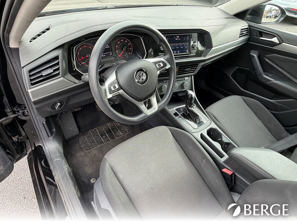 Used 2021 Volkswagen Jetta SE image 16