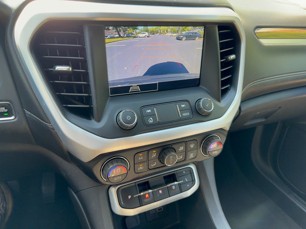 Used 2021 GMC Acadia SLE w/ Driver Convenience Package FWD image 22