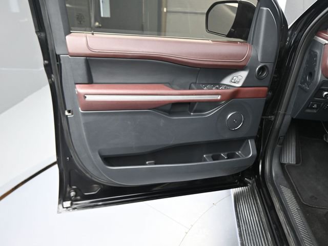 Used 2022 Ford Expedition Limited AWD/4WD image 41