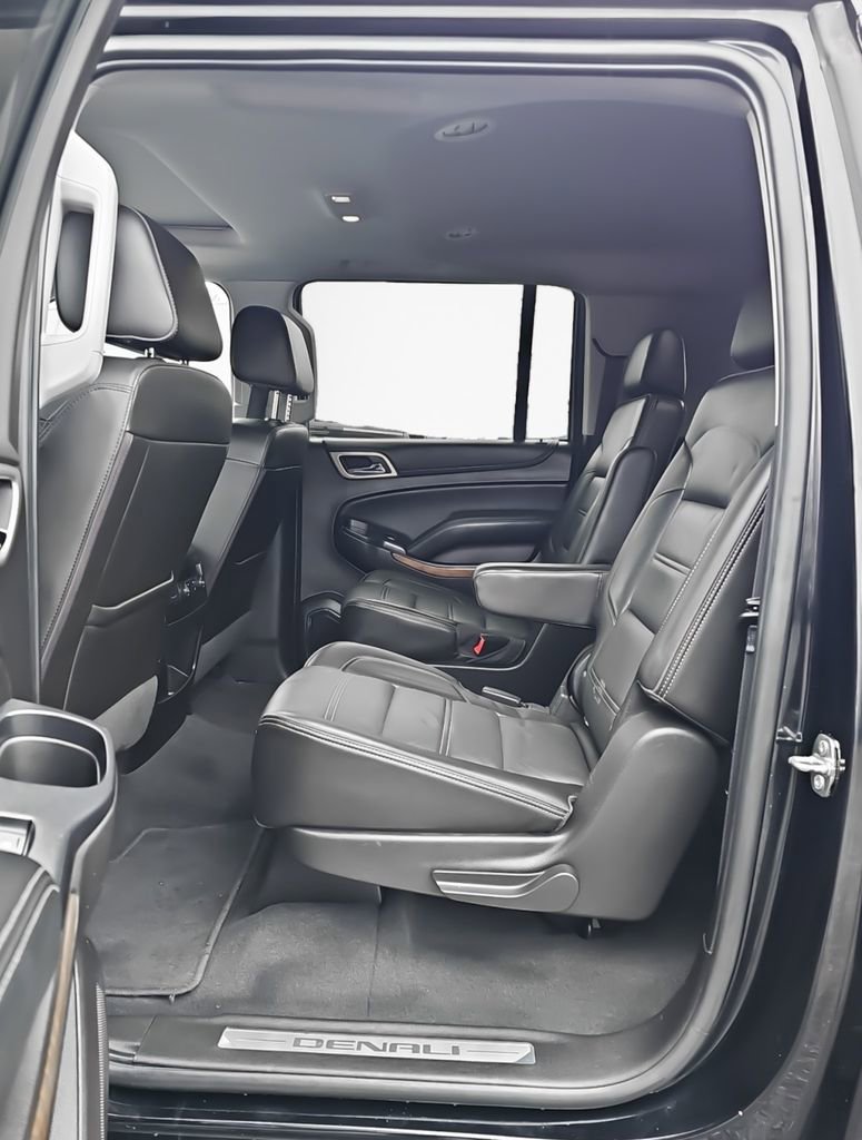 Used 2019 GMC Yukon XL Denali image 13