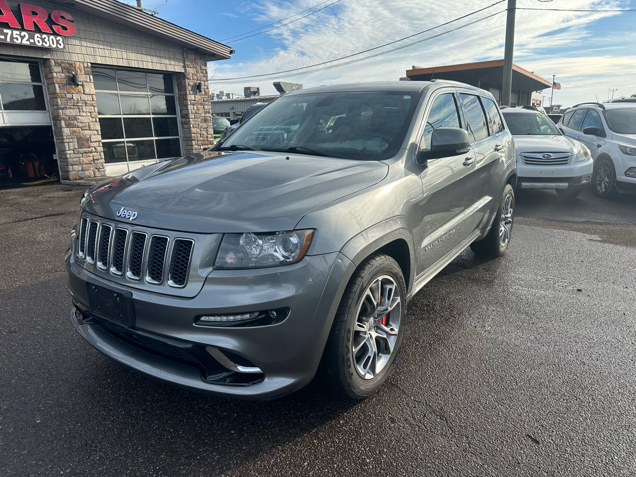 Used 2012 Jeep Grand Cherokee SRT8 w/ Luxury Group II image 12