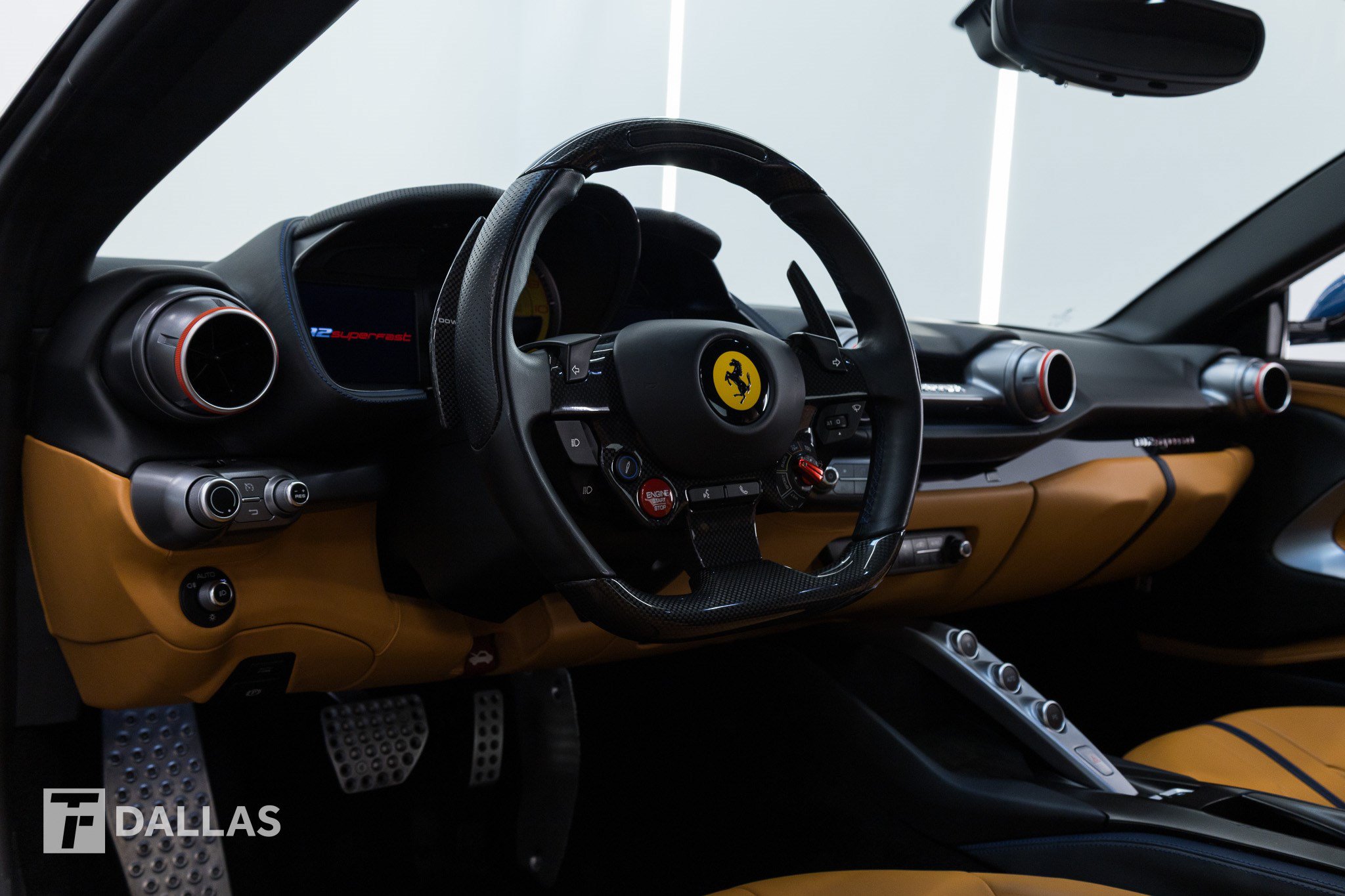 Used 2018 Ferrari 812 Superfast RWD image 4