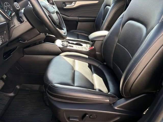 Used 2022 Ford Escape SEL w/ Equipment Group 302A AWD/4WD image 10