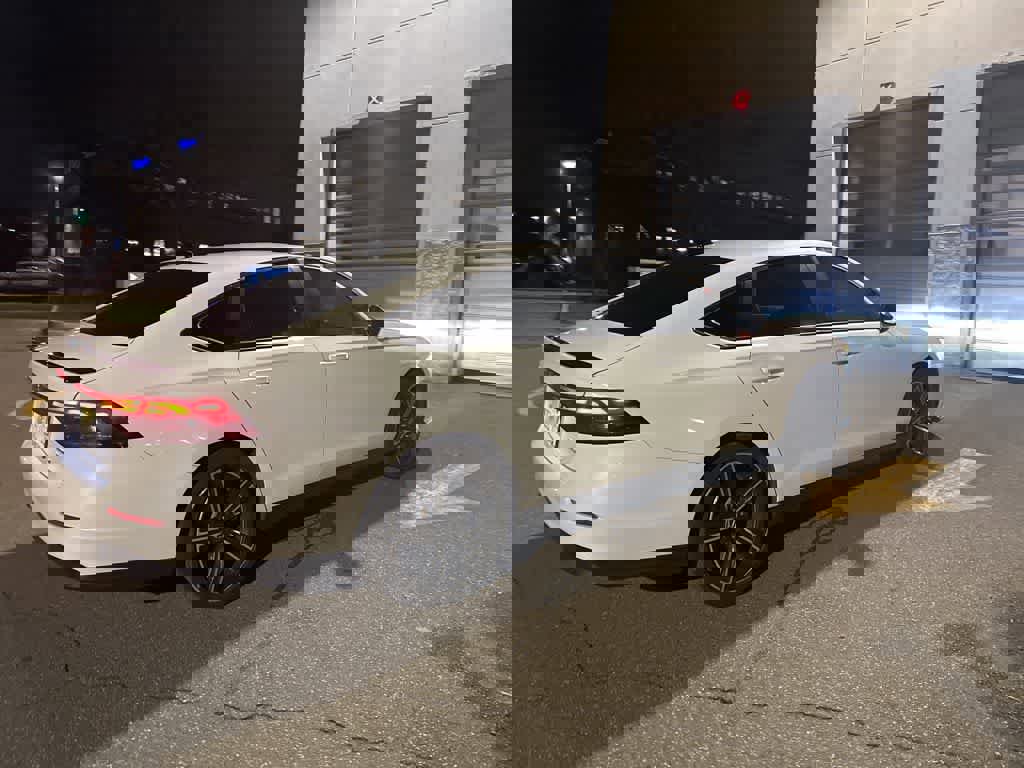 Used 2025 Honda Accord Sport image 11