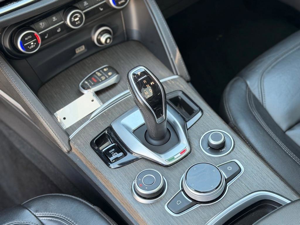 Used 2021 Alfa Romeo Stelvio Ti AWD/4WD image 18