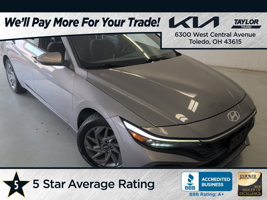Used 2024 Hyundai Elantra SEL FWD image 1