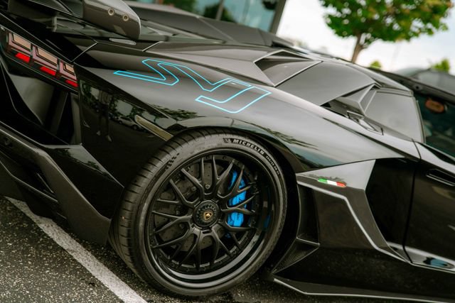 Used 2020 Lamborghini Aventador SVJ AWD/4WD image 38