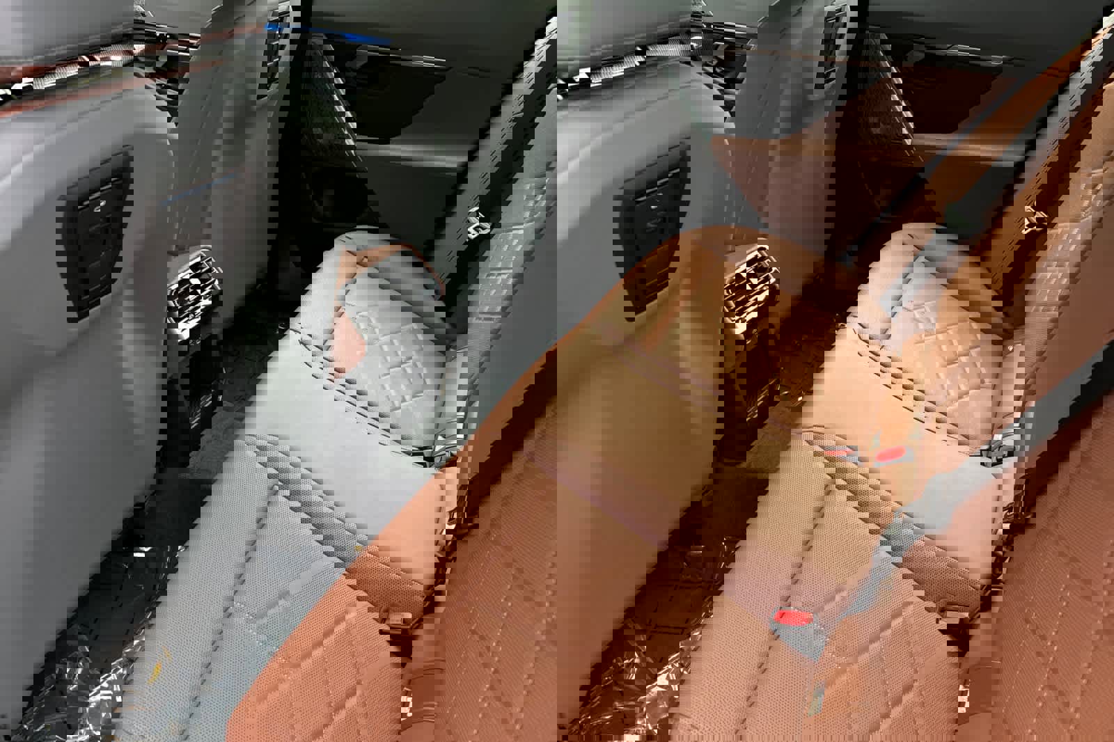 New 2025 BMW i5 M60 w/ Executive Package image 4