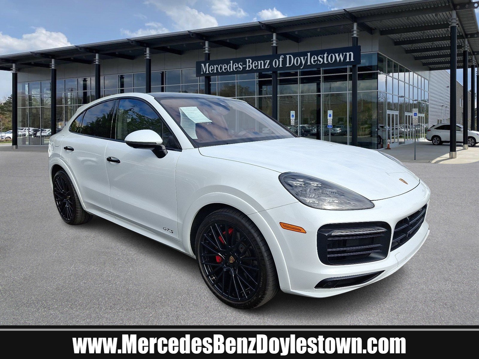 Used 2022 Porsche Cayenne GTS AWD/4WD image 1