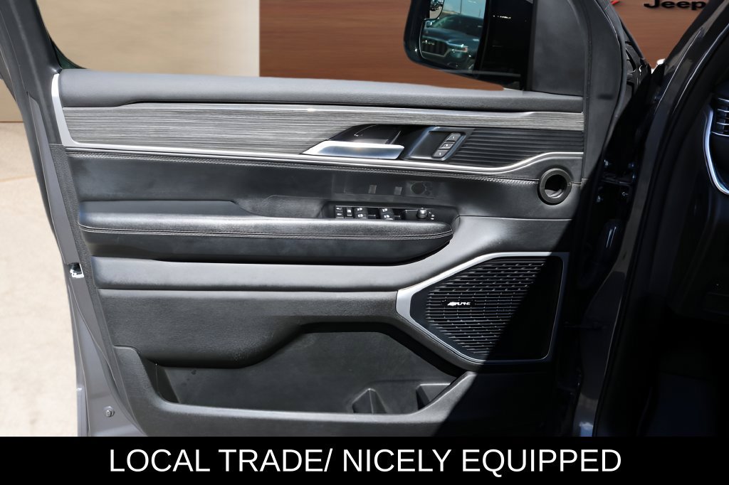 Used 2022 Jeep Wagoneer Series III w/ Flexible Seating Group RWD image 9
