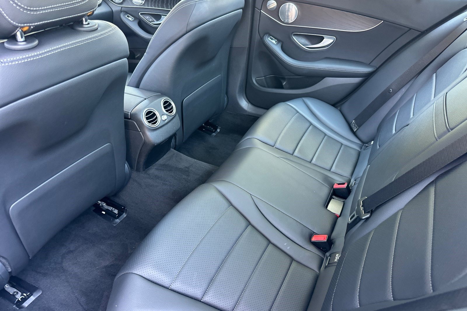 Used 2017 Mercedes-Benz C 300 Sedan image 24