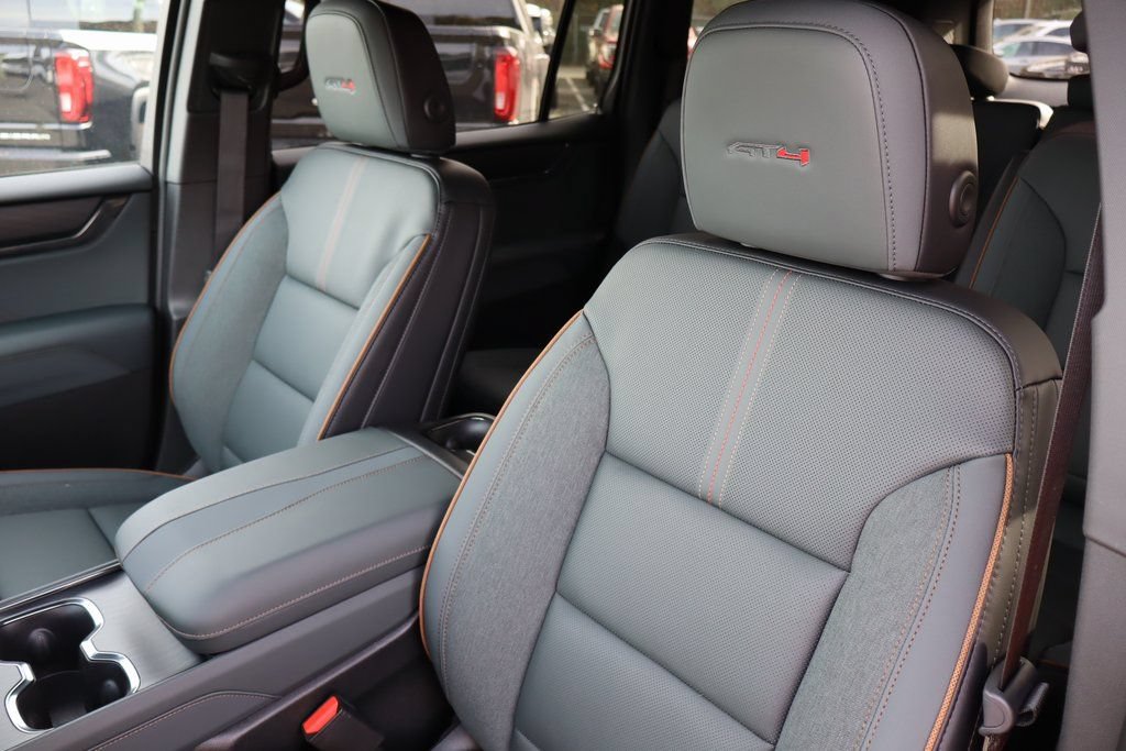 New 2026 GMC Acadia AT4 w/ Luxury Package AWD/4WD image 12