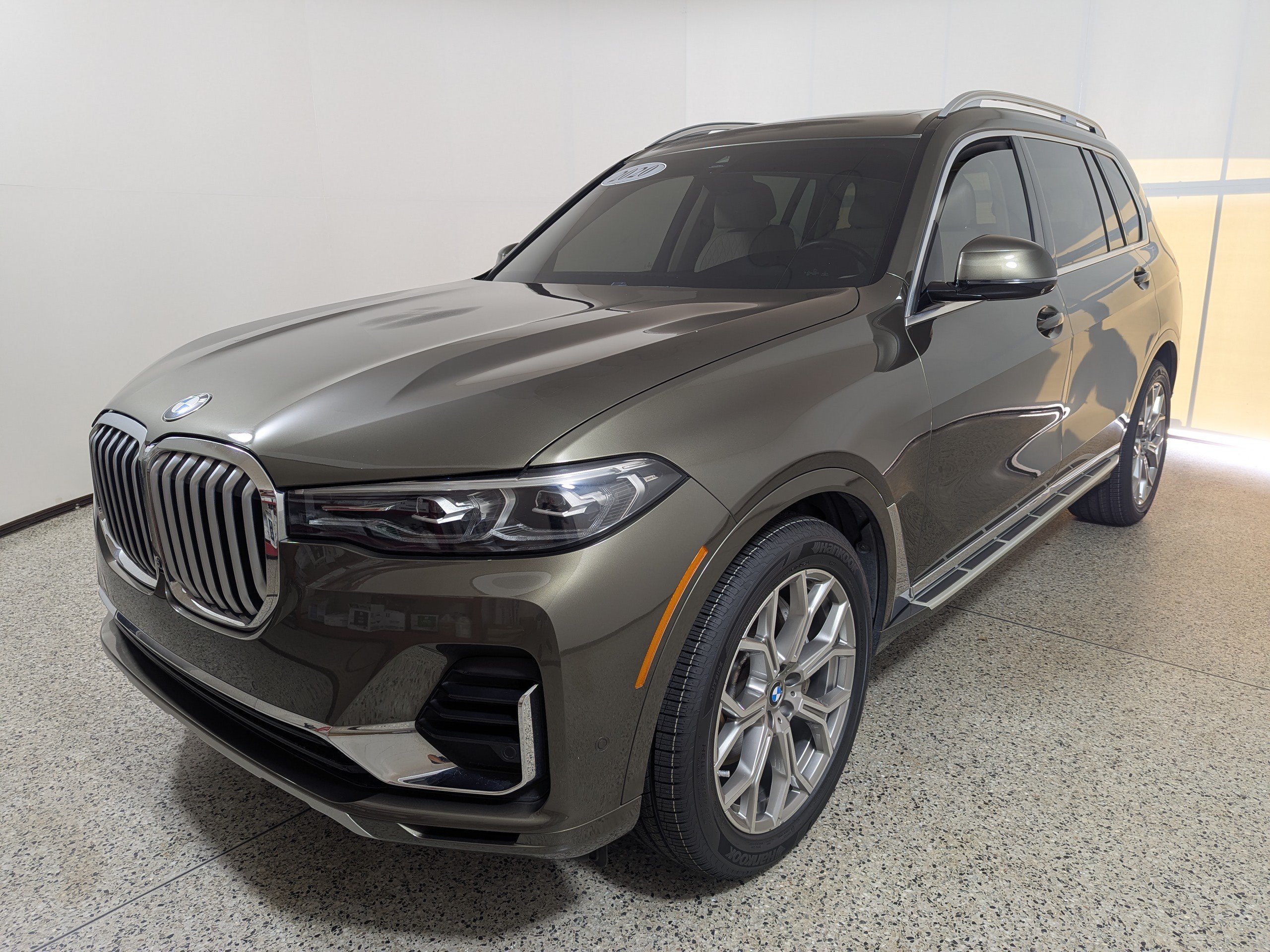 Used 2020 BMW X7 xDrive40i w/ Premium Package AWD/4WD image 3