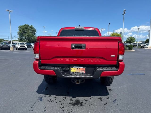 Used 2017 Toyota Tacoma TRD Sport w/ Tow Package (A/T) AWD/4WD image 6