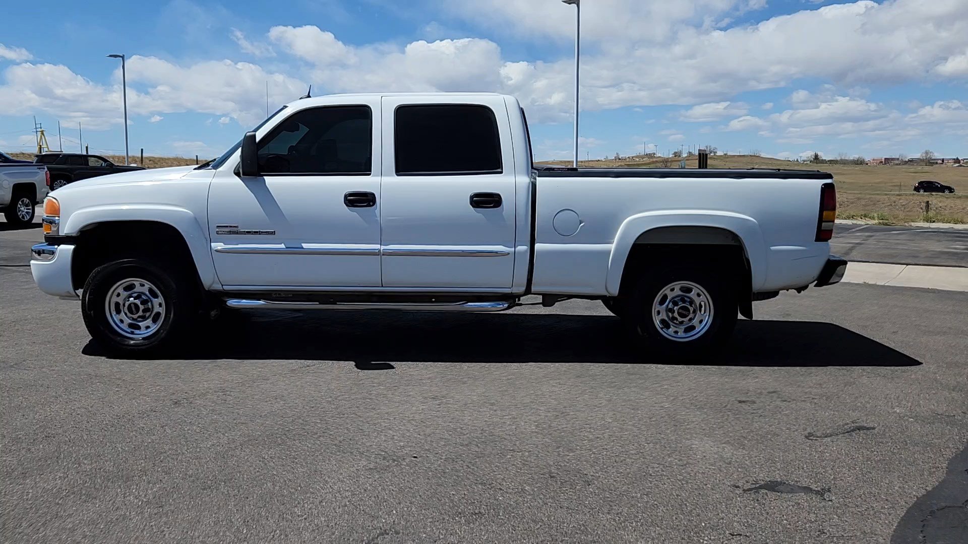 Used 2005 GMC Sierra 2500 SLT w/ Heavy-Duty Power Package AWD/4WD image 2