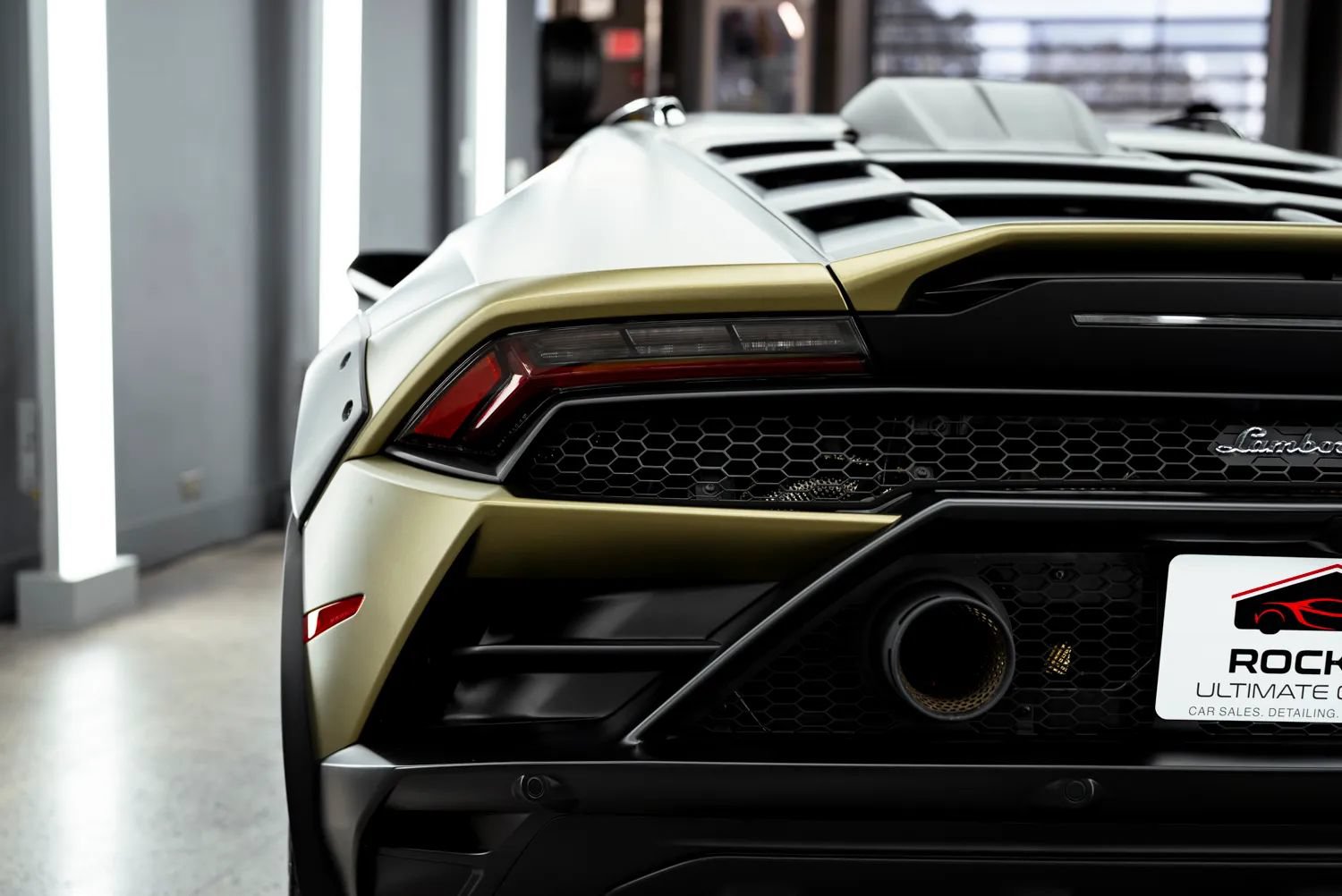 Used 2024 Lamborghini Huracan Sterrato AWD/4WD image 16