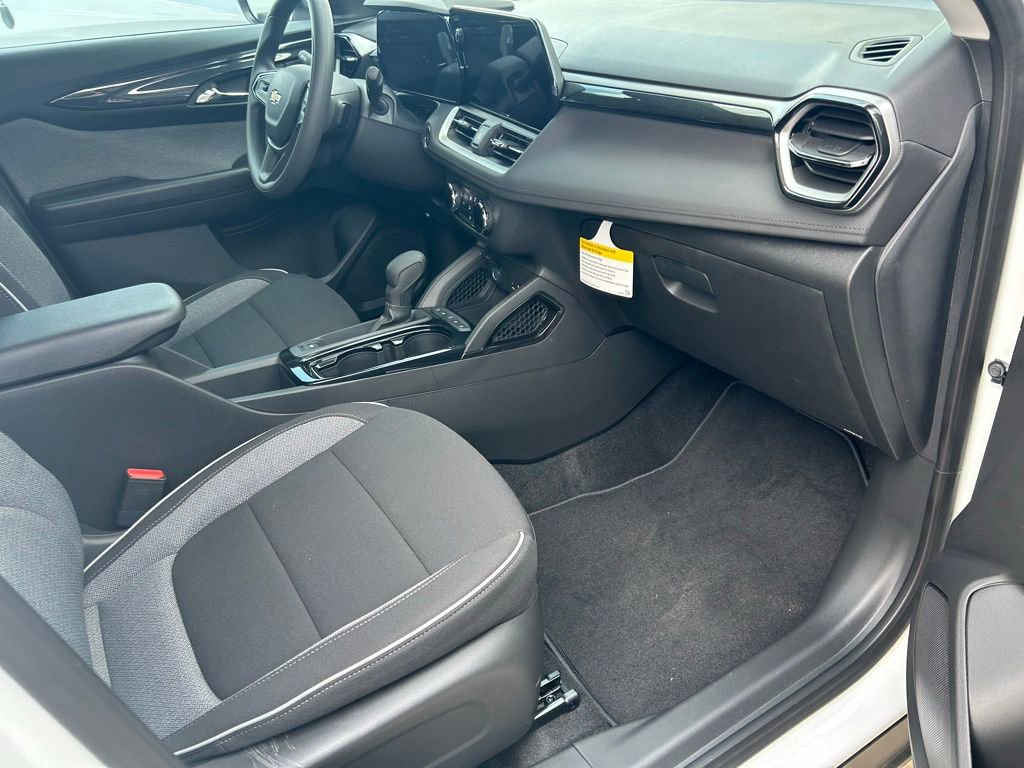 Used 2026 Chevrolet TrailBlazer LS w/ LS Convenience Package FWD image 13