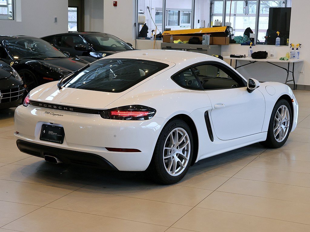 Used 2021 Porsche 718 Cayman image 25
