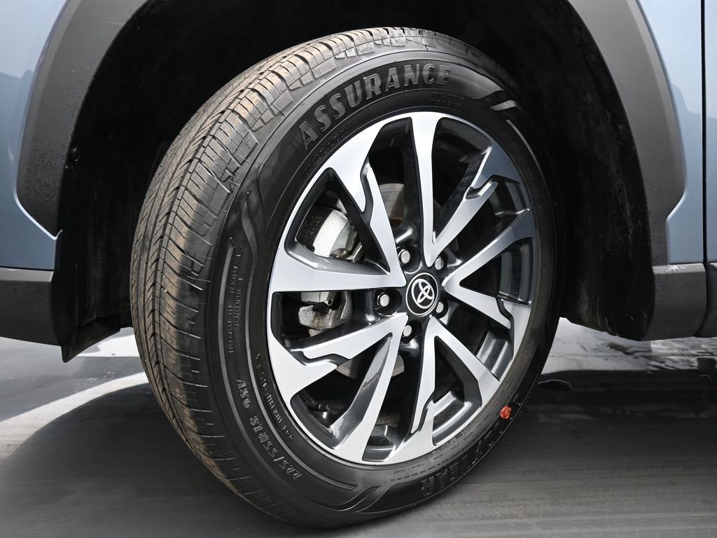 Used 2024 Toyota Corolla Cross XLE w/ Convenience Package image 42