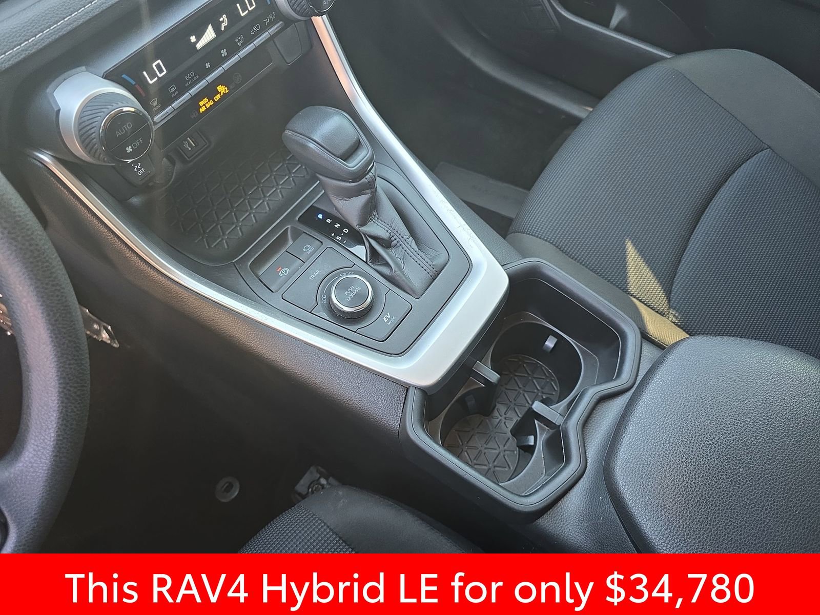 Used 2025 Toyota RAV4 LE AWD/4WD image 30