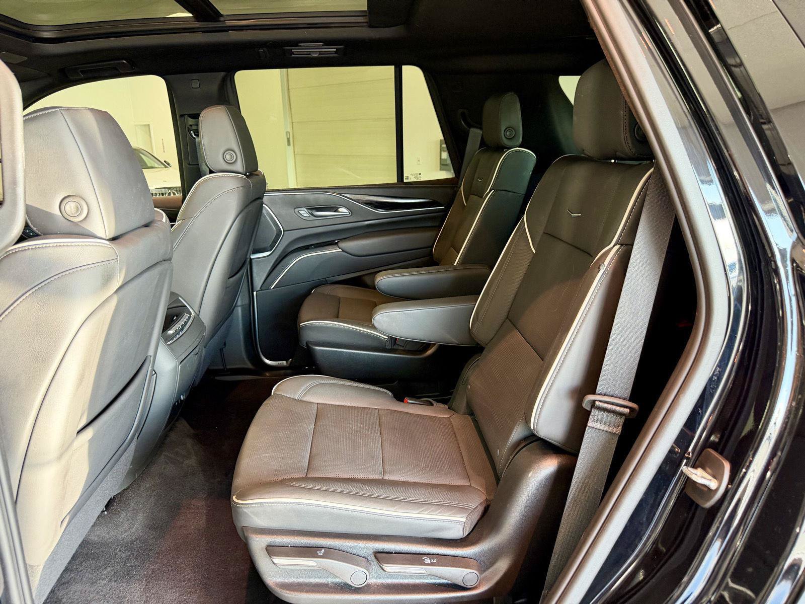 Certified 2024 Cadillac Escalade Sport w/ LPO, ONYX Package AWD/4WD image 23
