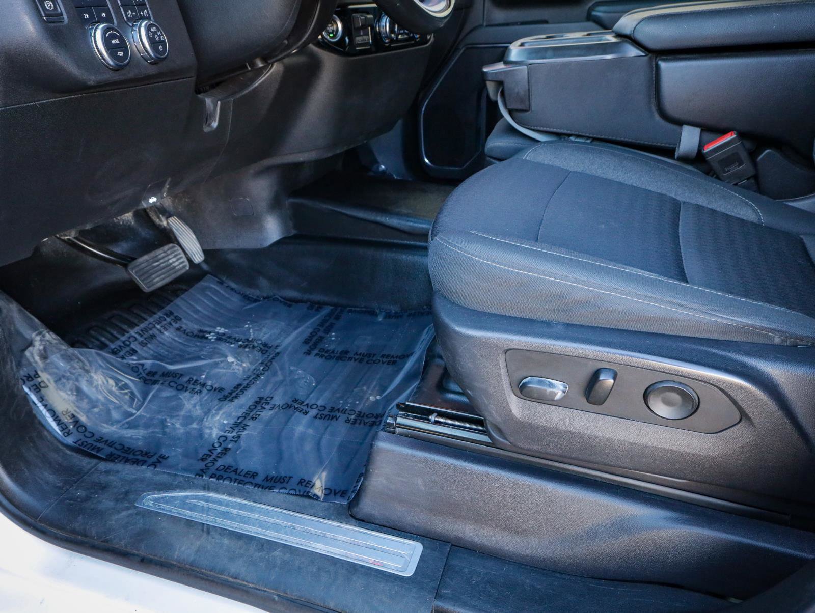 Used 2024 GMC Sierra 3500 SLE w/ SLE Convenience Package image 14