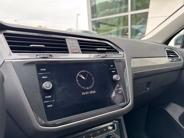 Used 2021 Volkswagen Tiguan SE w/ Panoramic Sunroof Package AWD/4WD image 11