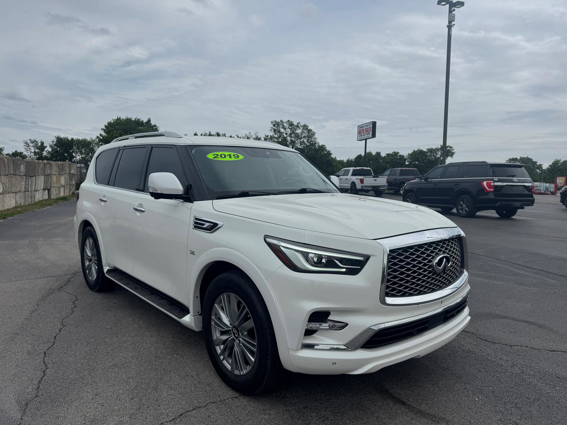 Used 2019 INFINITI QX80 Luxe w/ Cargo Package AWD/4WD image 1