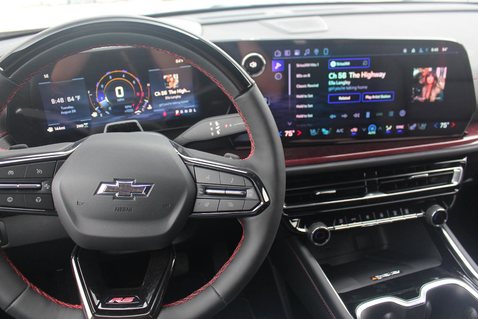 New 2026 Chevrolet Traverse RS image 12