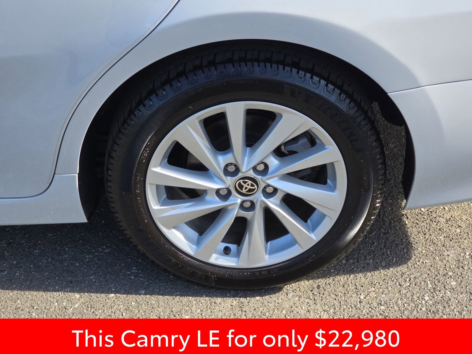 Used 2022 Toyota Camry LE FWD image 39