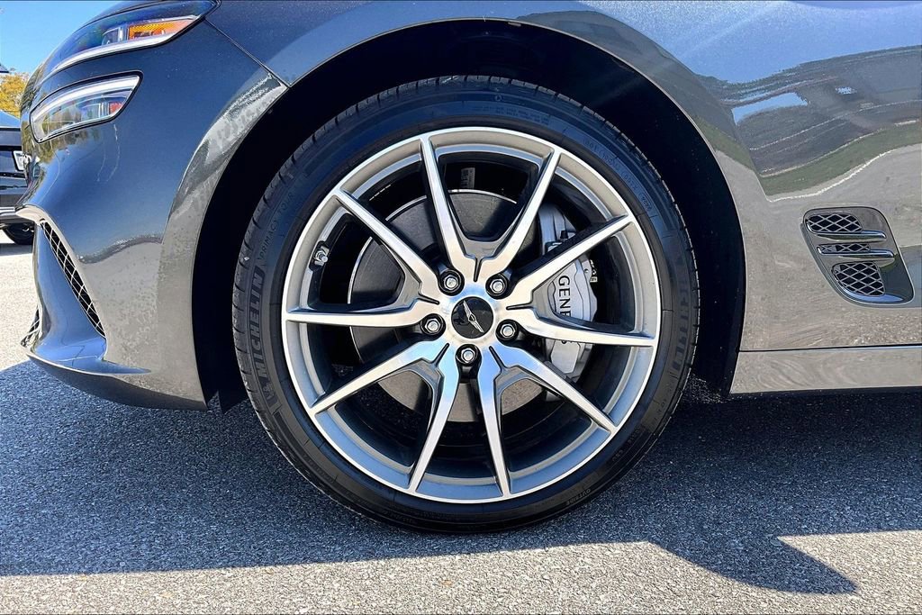 Used 2025 Genesis G70 2.5T image 35