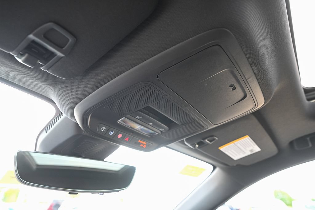 Used 2025 Chevrolet Equinox LT w/ Convenience Package II FWD image 40