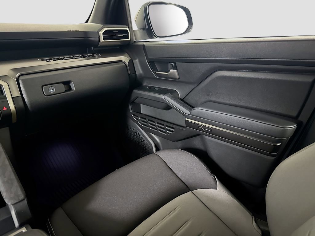 Used 2025 Toyota Tacoma TRD Sport image 21