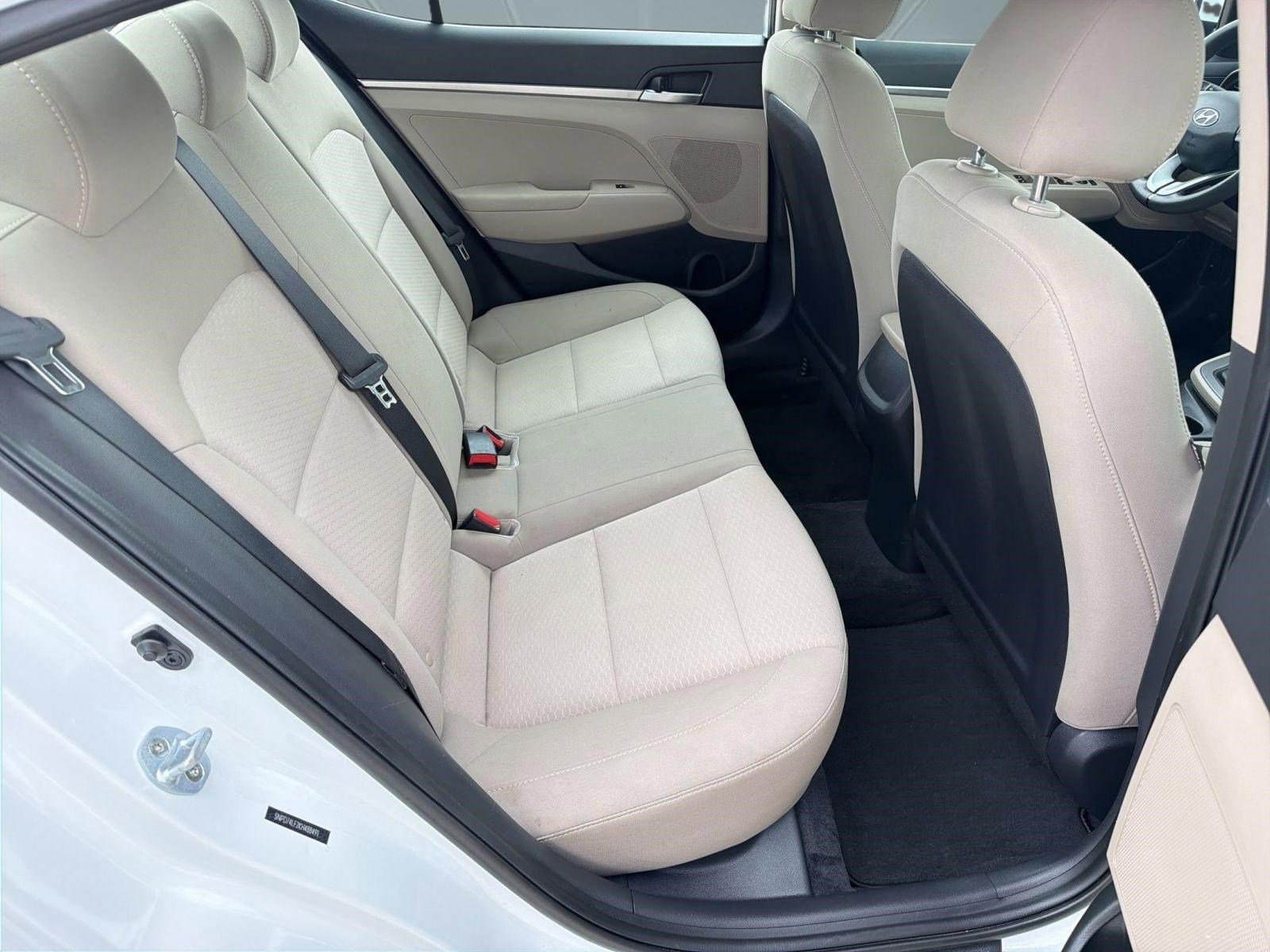 Used 2019 Hyundai Elantra SE image 27