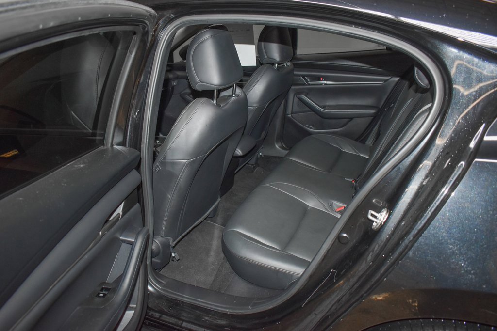 Used 2022 MAZDA MAZDA3 s image 21