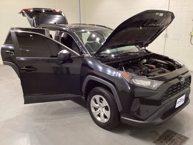 Used 2021 Toyota RAV4 LE FWD image 9