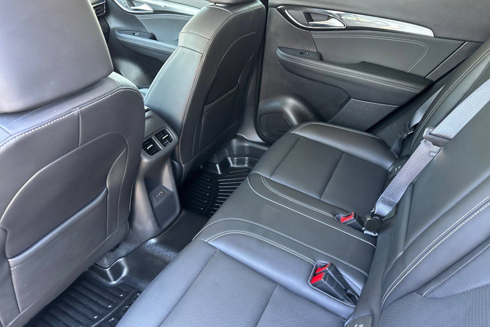 Certified 2024 Buick Envision Preferred AWD/4WD image 13