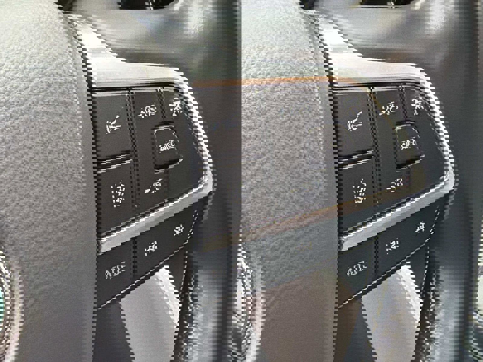 Used 2021 Toyota Highlander LE image 6