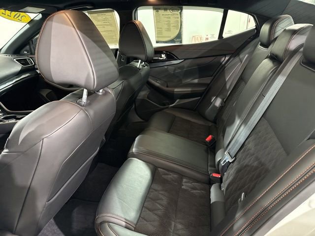 Used 2022 Nissan Maxima SR w/ Sport Mat Group FWD image 16