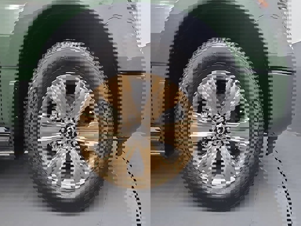 Used 2024 Nissan Titan SV w/ SV Bronze Edition Package image 9