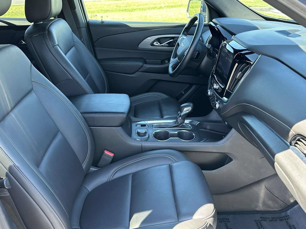 Used 2023 Chevrolet Traverse LT AWD/4WD image 10