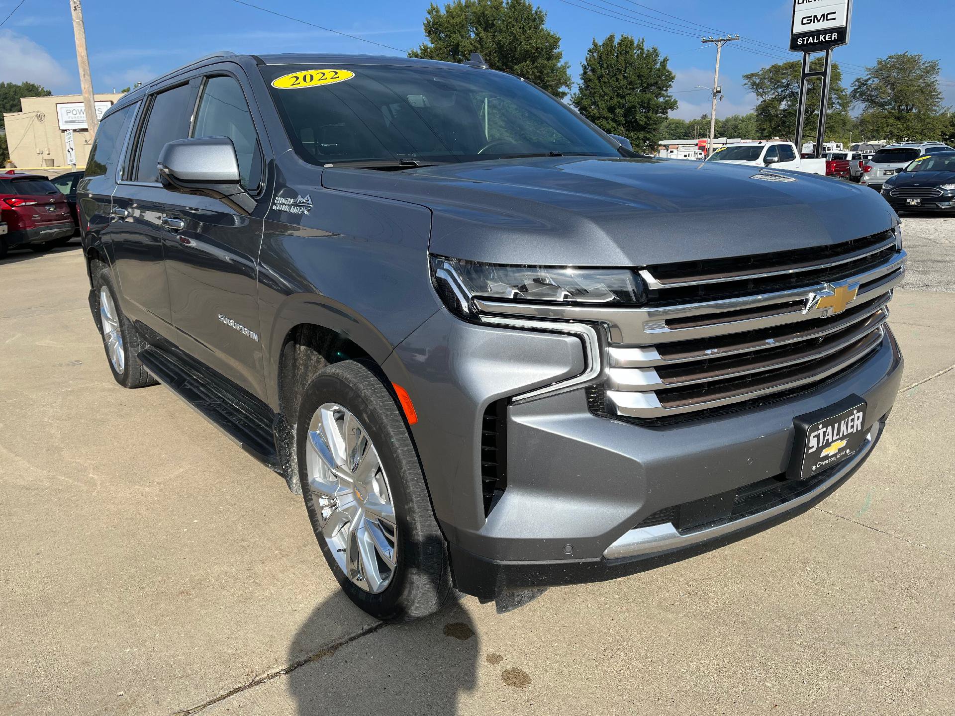Certified 2022 Chevrolet Suburban High Country AWD/4WD image 1