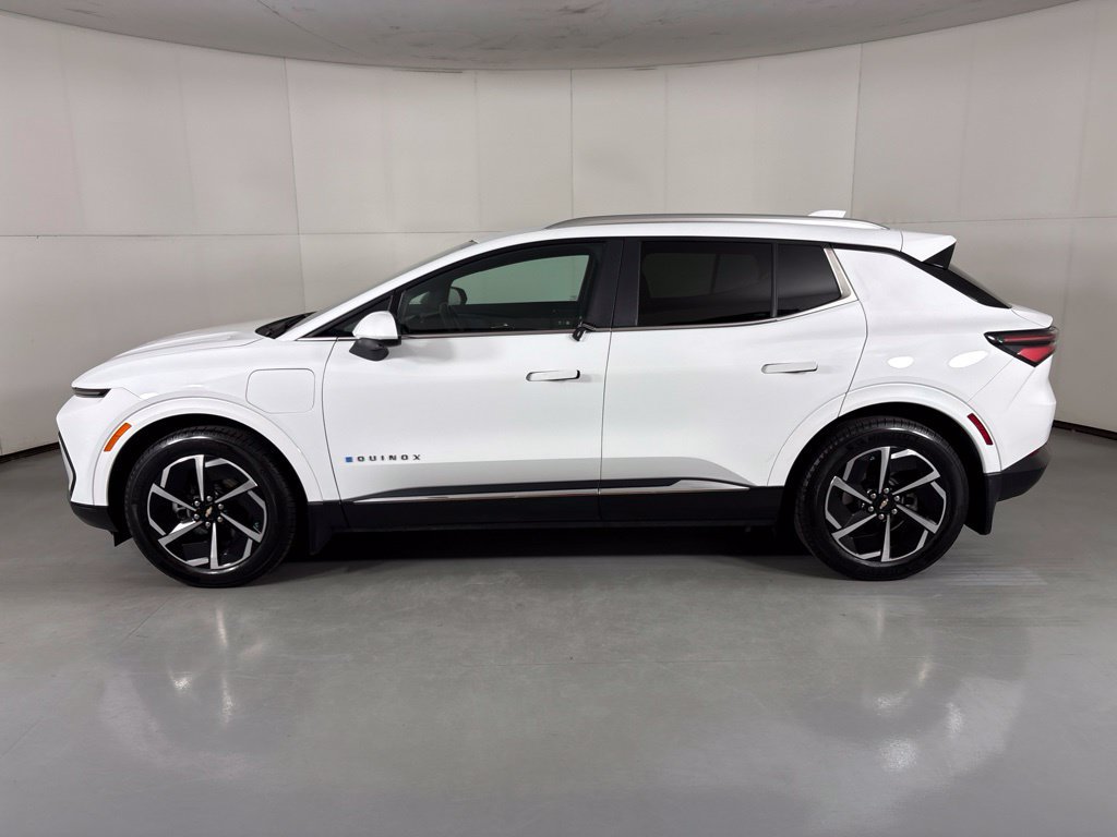 Used 2024 Chevrolet Equinox EV LT w/ LPO, Active Package FWD image 5