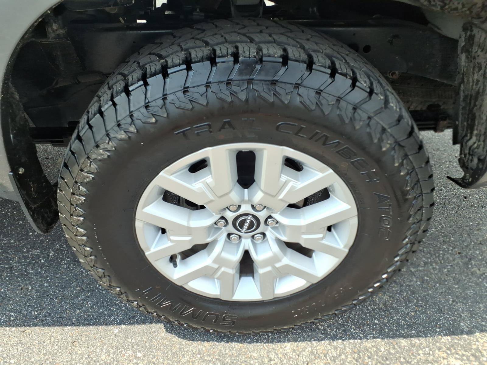 Used 2022 Nissan Frontier SV AWD/4WD image 10