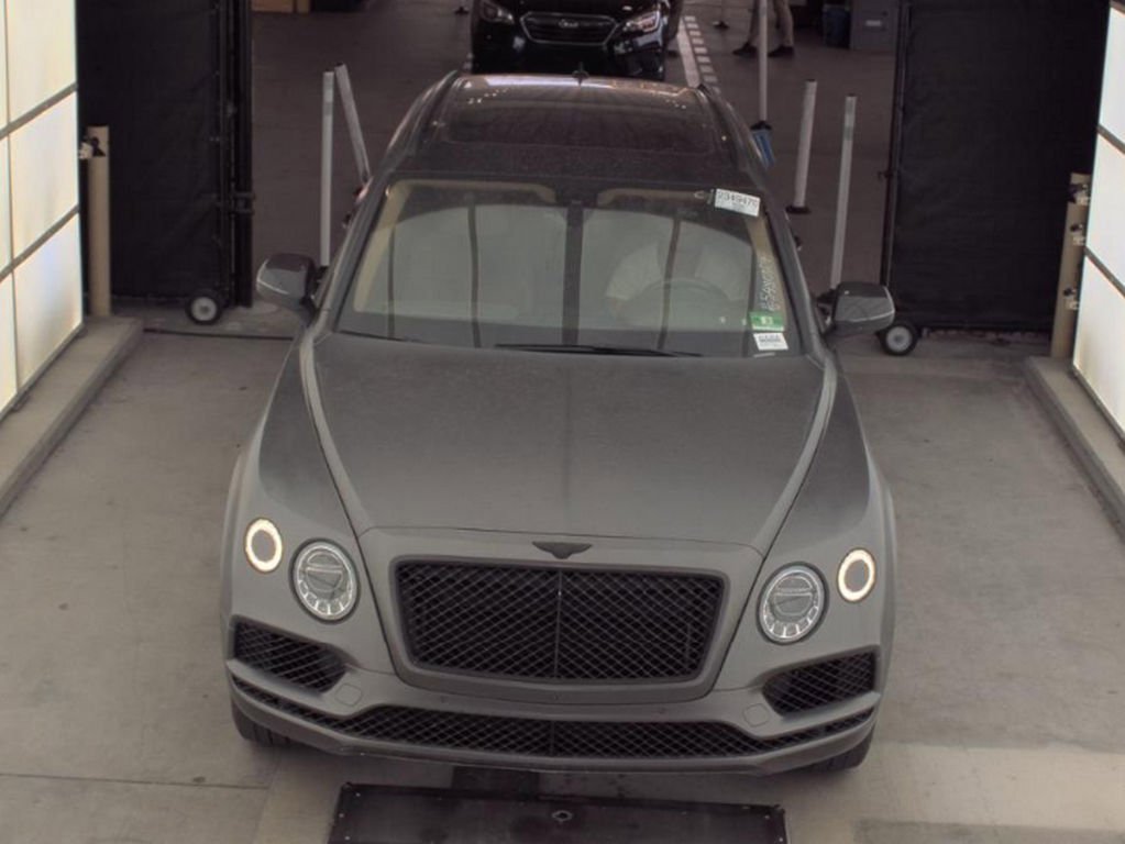 Used 2018 Bentley Bentayga image 3