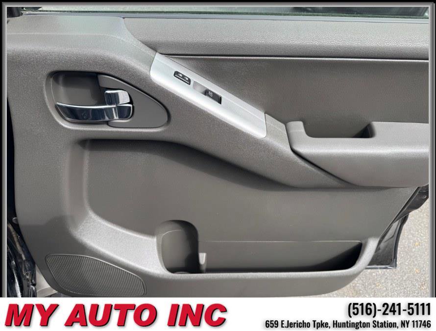 Used 2012 Nissan Pathfinder Silver image 27