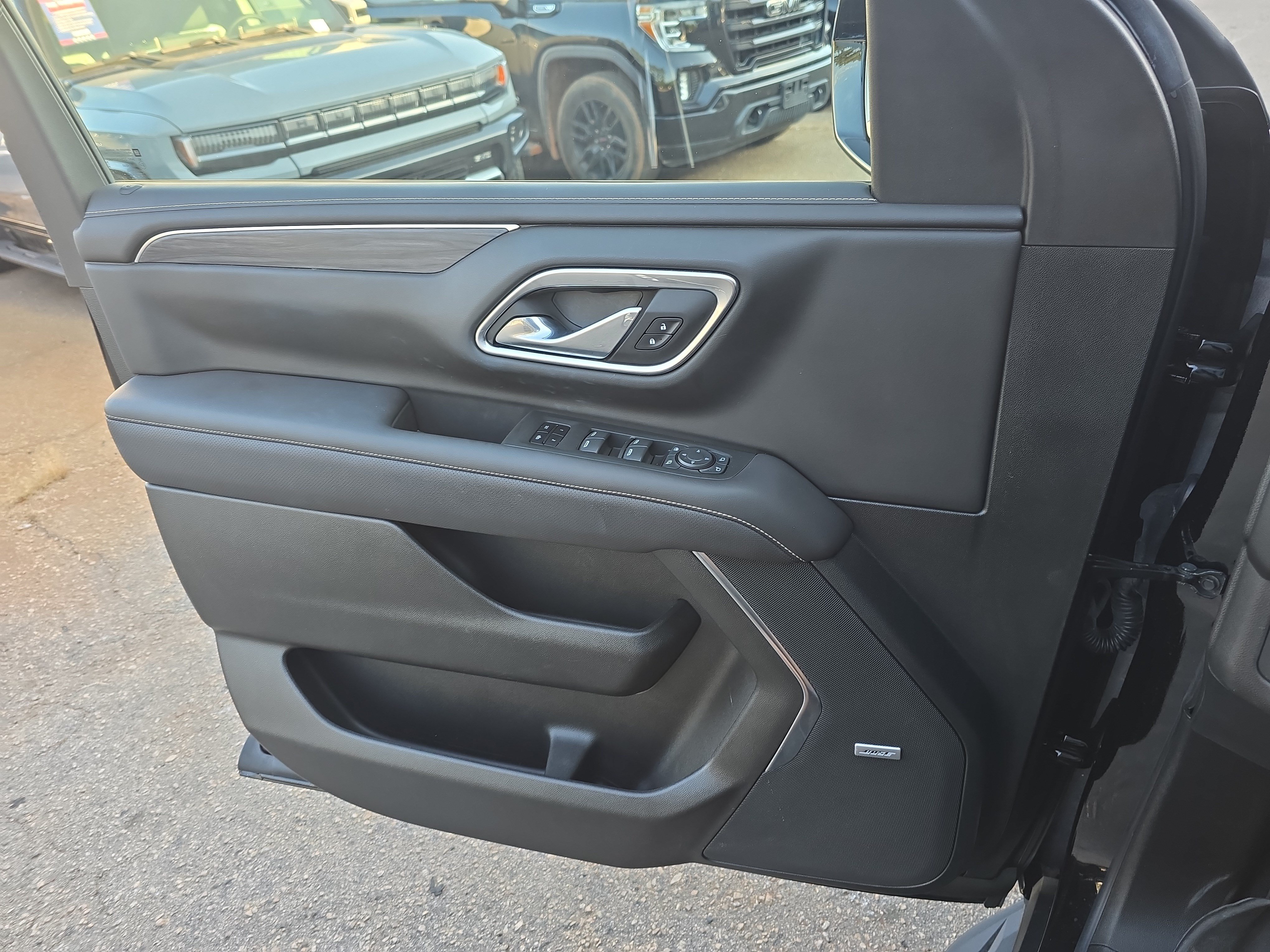 Used 2022 GMC Yukon XL SLT w/ SLT Premium Package AWD/4WD image 28